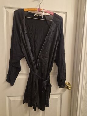 Victoria's Secret Gold Label Black 100% Silk Tie-Waist Robe